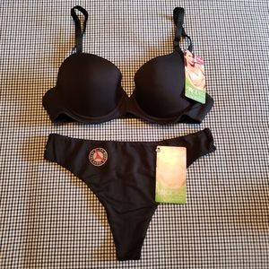 TRIUMPH Spa Bra & Thong Set